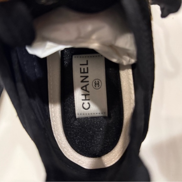 Women's CHANEL Trainers - CC Cap Toe Logo Sneakers - Picture 7 of 8